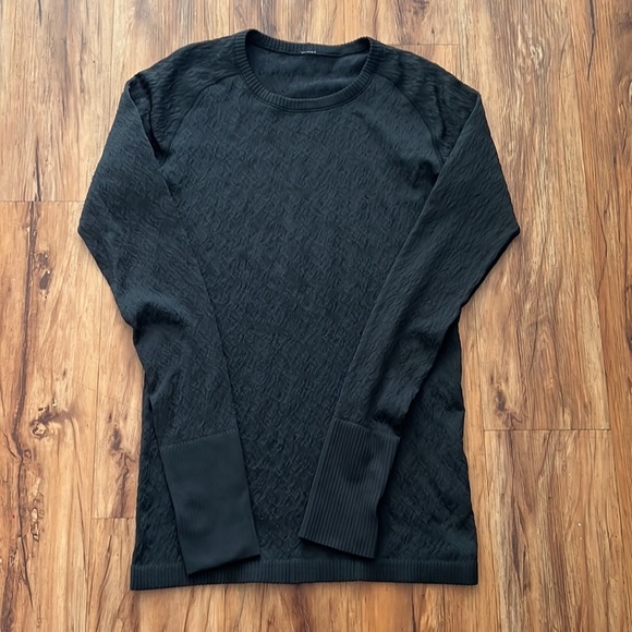 Lululemon Women’s Black Long Sleeve Athletic Top Textured Active Size 4 - Picture 4 of 5
